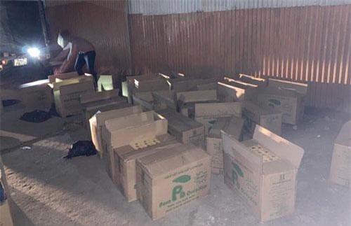 Công an bắt lô thuốc lá lậu nhập từ Bắc vào TPHCM trị giá hơn 1 tỉ đồng