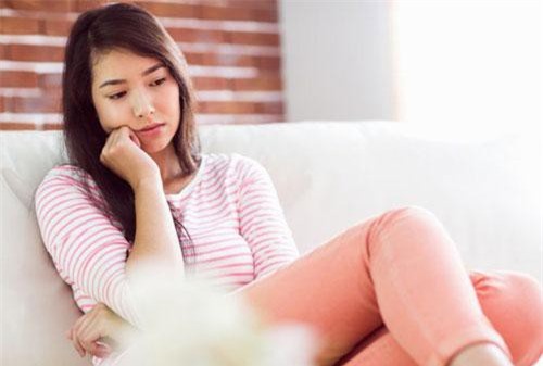 Đây chính là những giai đoạn chị em dễ bị trầm cảm nhất trong cuộc đời của mình, không kiểm soát tốt có thể dẫn đến tự tử
