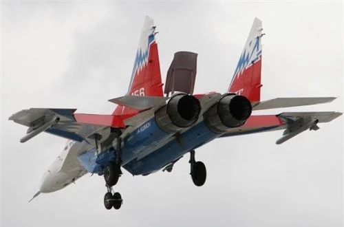 So với MiG-29 đời đầu, MiG-29OVT tăng tầm bay tới 2.100km. Ảnh: Airliners.net