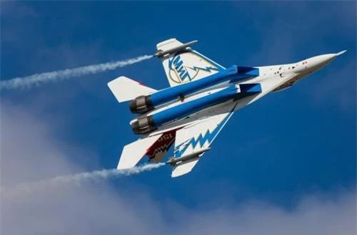 Nguồn tin của fighter-planes cho rằng, hệ thống điện tử hàng không trên MiG-29OVT tương tự mẫu MiG-29M – biến thể cải tiến mạnh mẽ từ “trong ra ngoài” của dòng MiG-29. Ảnh: Airliners.net