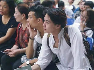 Nam sinh đại học Mở Hà Nội với nét đẹp lãng tử “đốn tim” phái nữ