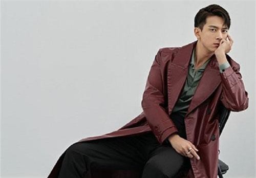 Sau 'Cá mực hầm mật', Lý Hiện khiến fan phát sốt khi xuất hiện trên tạp chí