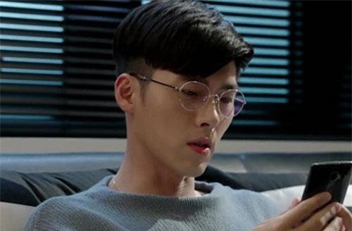 Tái mặt khi nhìn thấy ảnh hội bạn thân của vợ sắp cưới, tôi còn hoảng hơn với "phi vụ" mai mối được vạch sẵn