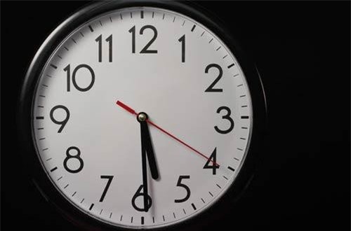 Tại sao 5:30 chiều lại là mốc thời gian được các nhà tỷ phú thành công yêu thích nhất?