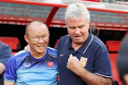 HLV Park Hang Seo tái ngộ HLV Guus Hiddink trước trận đấu giữa U22 Việt Nam và U22 Trung Quốc