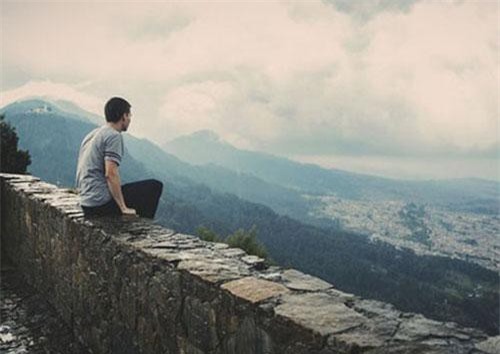 Trước khi mất, vợ nắm tay bạn thân nhất đặt vào tay tôi rồi nói lời trăn trối cuối cùng khiến tôi vô cùng khó xử