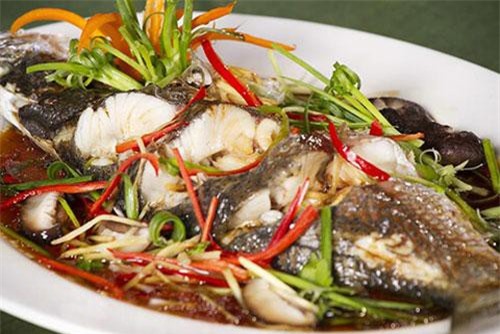 Hấp với thứ này, cá không những hết tanh mà còn thơm ngon, khó cưỡng