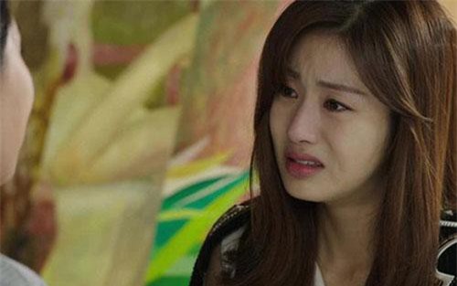 Sững sờ trước những dòng chữ đã nhòe đi trong cuốn nhật ký của chồng