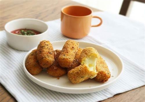 Mẹ có con lười ăn nhất định không thể bỏ qua món phô mai que siêu ngon này