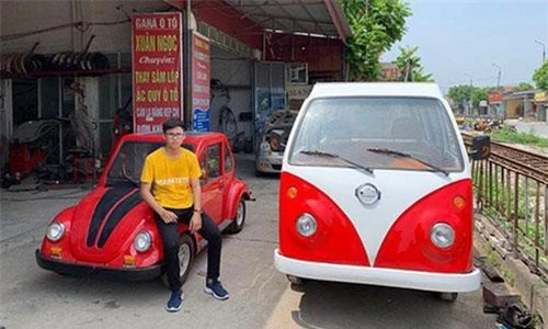 Em Ngô Việt Cường, học sinh lớp 12 tại Nam Định, đã lắp ráp thành công hai chiếc xe ô ô chạy điện sử dụng năng lượng mặt trời
