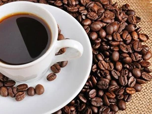 Có nên uống cà phê trước khi ăn sáng?