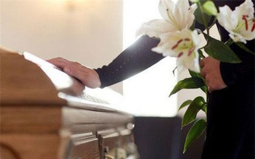 Quái gở muôn chiêu xử lý tử thi cực lạ của con người