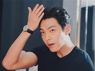 Mỹ nam "Người thừa kế" Kim Woo Bin trở lại với ngoại hình điển trai gấp bội sau hơn 2 năm điều trị ung thư vòm họng