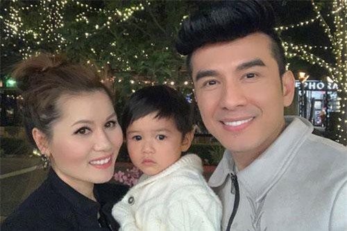 Dù mới 2 tuổi nhưng con trai Đan Trường đã được mẹ đầu tư học 4 ngoại ngữ