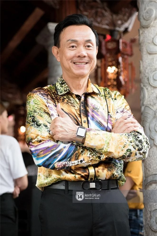 Đào Bá Lộc, Huỳnh Lập cùng dàn nghệ sĩ tề tựu tại nhà thờ của Hoài Linh dự giỗ tổ sân khấu - Ảnh 3.