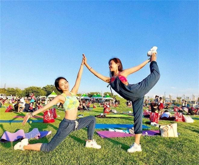 Học ngay loạt bí kíp nhỏ mà có võ giúp nàng PT Hàn Quốc giữ dáng chuẩn, ăn nhiều cũng không lo béo - Ảnh 9. Học ngay loạt bí kíp nhỏ mà có võ giúp nàng PT Hàn Quốc giữ dáng chuẩn, ăn nhiều cũng không lo béo - Ảnh 9.
