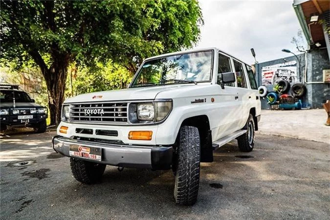 Tho Viet hoi sinh “xac nat” Toyota Land Cruiser nhu moi-Hinh-9