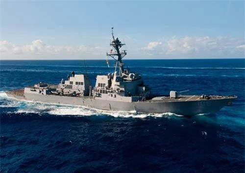Chiến hạm Mỹ tuần tra để "thách thức các yêu sách hàng hải quá đáng và duy trì quyền tiếp cận các tuyến đường thủy theo quy định của luật pháp quốc tế", Reann Mommsen, phát ngôn viên Hạm đội 7 của hải quân Mỹ nói ngày 28/8.