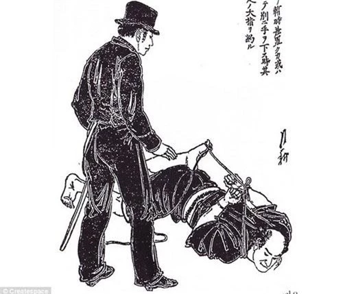 Các chuyên gia đã dịch thành công cuốn sách cổ dạy võ thuật do samurai viết. Đây là tác phẩm của samurai Tetsutaro Hisatomi. Trong ảnh mô tả cảnh S amurai Tetsutaro Hisatom hướng dẫn nhiều chiêu thức võ thuật có thể sử dụng hiệu quả trong việc bắt giữ tội phạm.