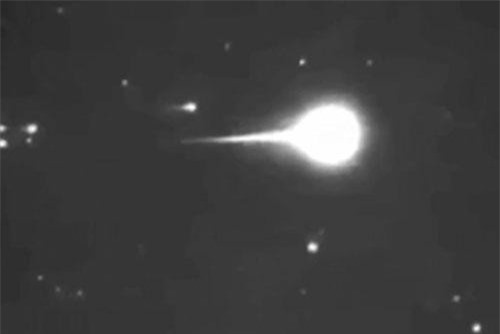 CLIP: Hội kín Illuminati phá hủy phi thuyền 13.000 năm của người ngoài hành tinh