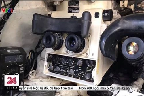 Hệ thống kính ngắm tại vị trí pháo thủ của xe tăng T-54 nâng cấp.