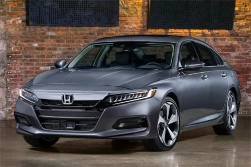 10. Honda Accord (doanh số: 30.558 chiếc).