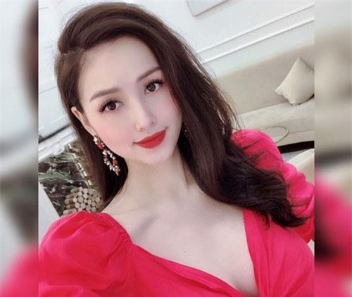 Tâm Tít sống thế nào sau 4 năm rút khỏi showbiz, sinh 2 con trai cho chồng thiếu gia