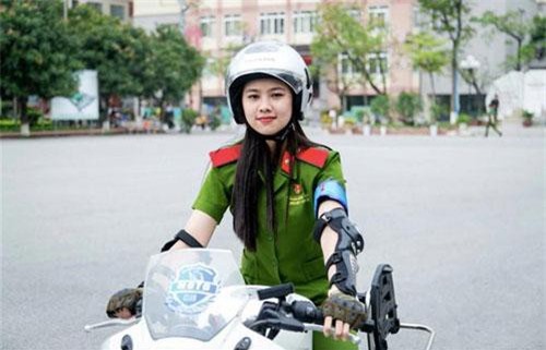 Dàn hot girl đam mê tốc độ: Người là cảnh sát, kẻ là rich kid xứ Huế