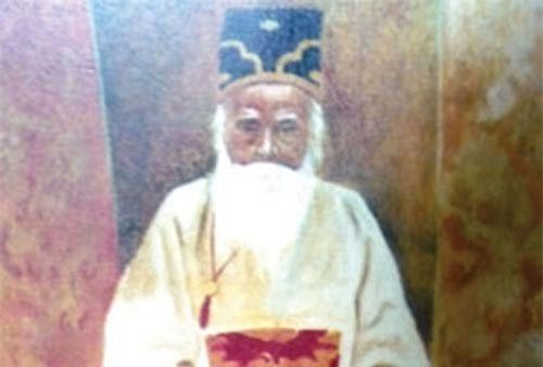 Vị cử nhân nào sống thọ qua 13 đời vua Nguyễn, thi đỗ lúc 82 tuổi?