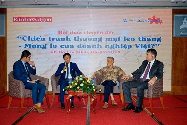 Các chuyên gia chia sẻ tại Hội thảo.