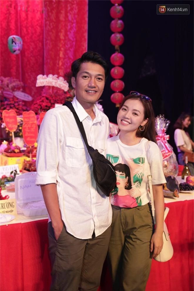 Jun Vũ, Linh Ka xuất hiện rạng rỡ cùng dàn nghệ sĩ thành kính dâng hương cúng Tổ nghề tại sân khấu Thế giới trẻ - Ảnh 11.