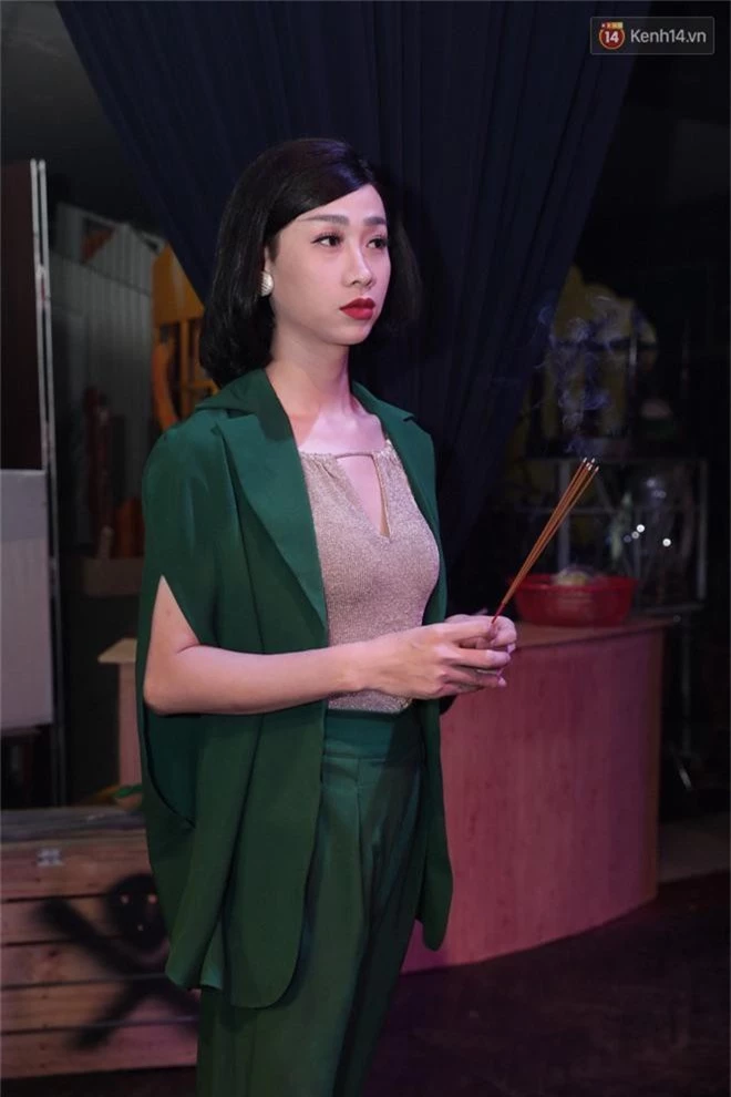 Jun Vũ, Linh Ka xuất hiện rạng rỡ cùng dàn nghệ sĩ thành kính dâng hương cúng Tổ nghề tại sân khấu Thế giới trẻ - Ảnh 5.