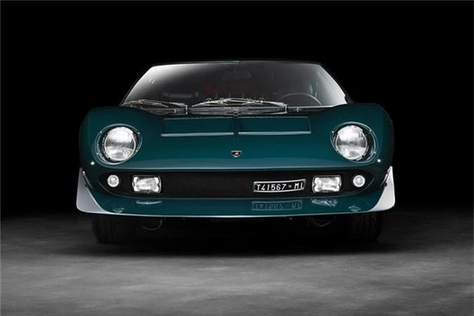 Cũng có chung số phận như những chiếc Lamborghini Miura P400 S khác vào năm 1969, chiếc Miura trong bài đã được mua đi bán lại bởi nhiều nhà sưu tập xe khác nhau trước khi về với chủ nhân hiện nay là Walter Ronchi. Nhưng Walter Ronchi lại chính là người chủ đầu tiên biến nó trở thành một chiếc Miura “độc” nhất có một không hai trong làng xe.