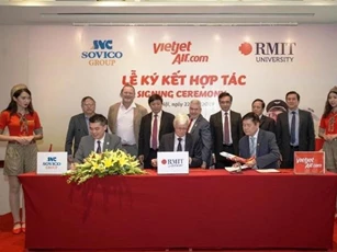 Đại học RMIT hợp tác với Sovico và Vietjet đẩy mạnh đào tạo hàng không