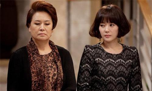 Biếu mẹ chồng ốm nằm viện 1 triệu đồng, tôi bị cả nhà bĩu môi chê bai kẹt sỉ