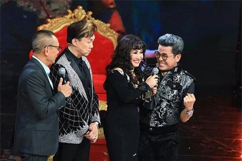 Danh ca Thanh Lan trên sân khấu chương trình "Ký ức vui vẻ".