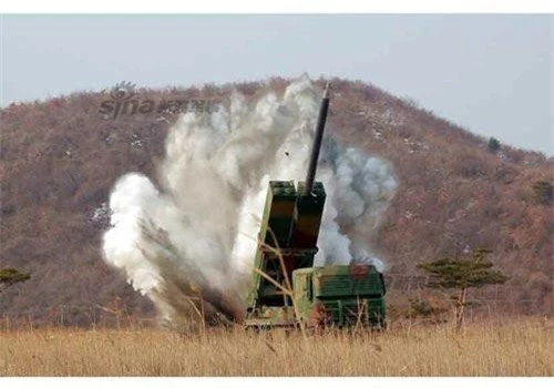 Triều Tiên bắn thử pháo phản lực KN-09.