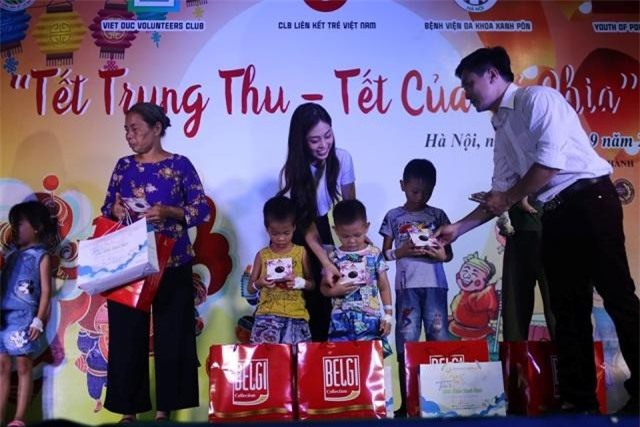  “Tết trung thu - Tết của sẻ chia” đến với bệnh nhi tại Bệnh viện Xanh Pôn