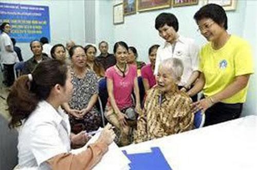 Đề xuất giải pháp hỗ trợ đóng BHYT cho người trên 60 tuổi