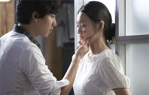 Cậy làm được tiền, chồng tôi đưa ít nhất 3 người đàn bà về phòng ngủ