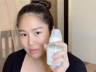 Từng ôm gối khóc ròng vì không có sữa cho con, Lê Phương tiết lộ thứ đồ uống giúp sữa về ào ạt