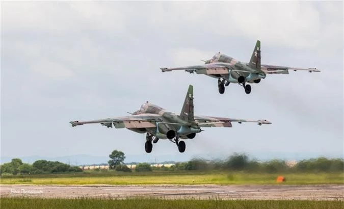 Cuong kich Su-25 roi tan tanh khien Nga dau dau tim nguyen nhan-Hinh-10
