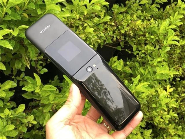 Điện thoại nắp gập đầu tiên của Nokia bán tại Việt Nam, giá 1,9 triệu đồng - 2