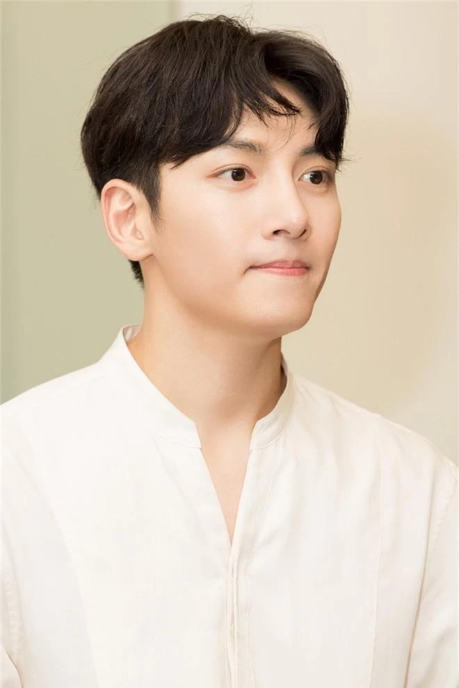 Diệp Lâm Anh chính thức lên tiếng về sự kiện Ji Chang Wook bị huỷ, hé lộ loạt ảnh cuộc gặp gỡ 15 phút với tài tử Hàn - Ảnh 4.