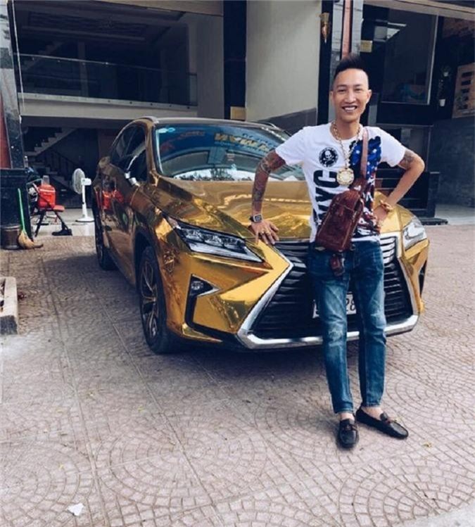 Huấn Hoa Hồng bị đưa đi cai nghiện bắt buộc