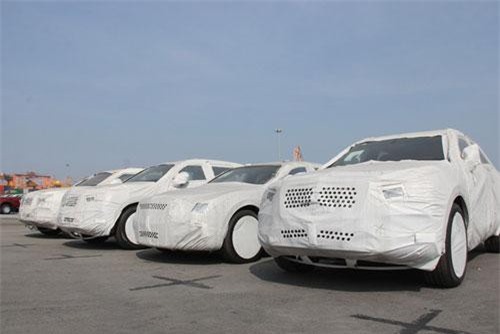 Nhập khẩu ô tô tăng cao: Giấc mơ chinh phục "sân nhà" của doanh nghiệp nội "lâm nguy"