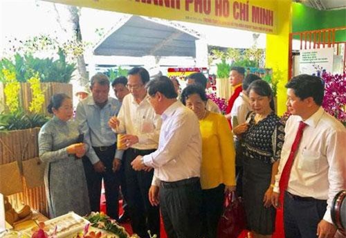 Khai mạc chợ phiên nông sản TP.HCM