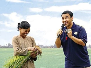 MC Quyền Linh: "Người nghèo toàn gọi tôi là “mày - tao” rất chân tình"