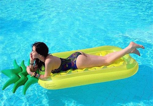 Lê Âu Ngân Anh "tái xuất" khoe body nuột nà "đốt mắt"