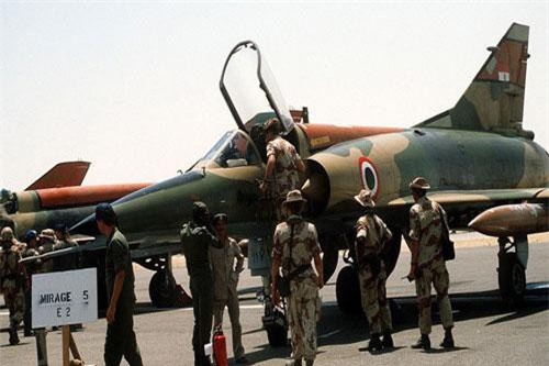 Pakistan tức tốc mua chiến đấu cơ cũ, ép quyết đấu với Ấn Độ